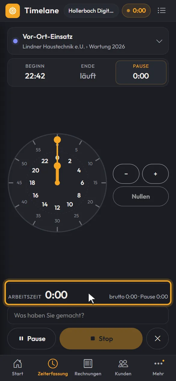 Die laufende Uhr mit Arbeitszeit